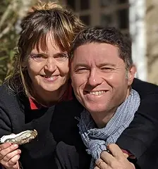 Voyageurs en escapade à la campagne